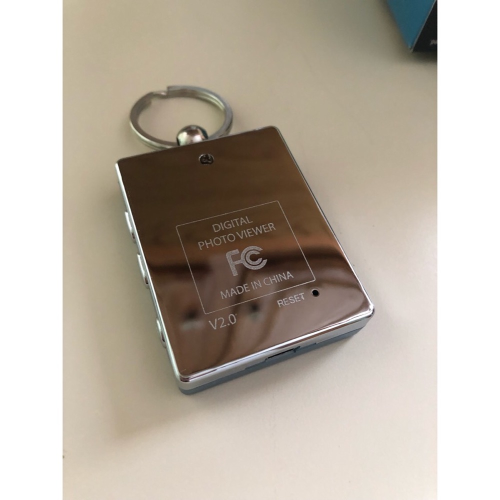 Digital Photo Frame for Keychain - Picture 7 of 8